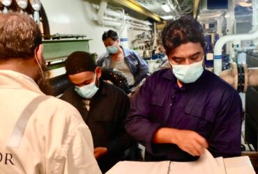Image of people Working